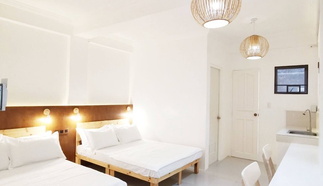 NomadsMNL Hostel in Parañaque