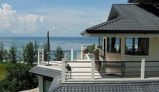 North Borneo Malaysian Beach Villa with 3 Bedroom Suites & Swimming Pool in Kudat