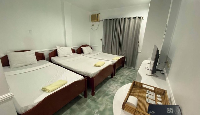 North Shores Inn in Currimao