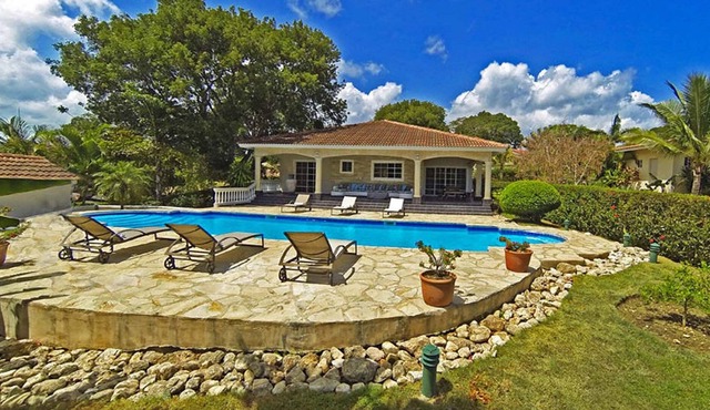 Not just the beaches: residence with basketball/tennis court, football field! in Sosúa