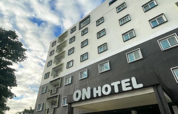 On Hotel Friendship in Angeles