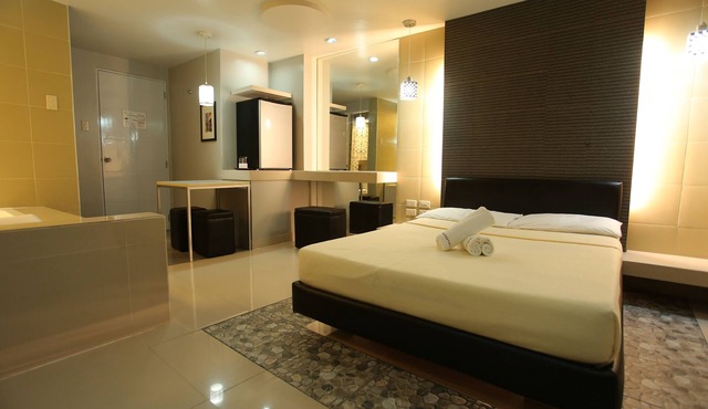 One Serenata Hotel Bacao
