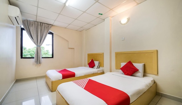 OYO 301 River Inn Hotel