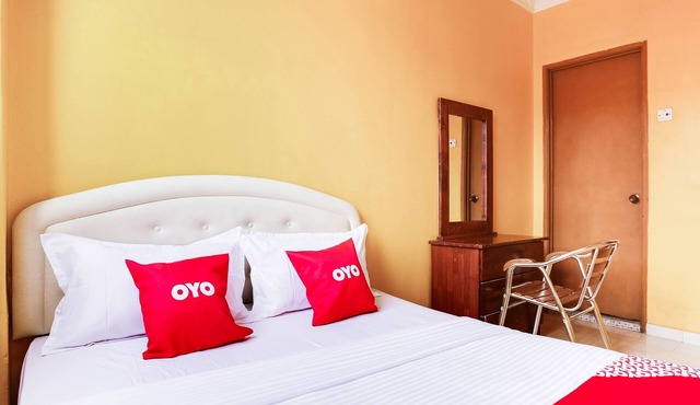 OYO 89406 Lucky Budget Hotel