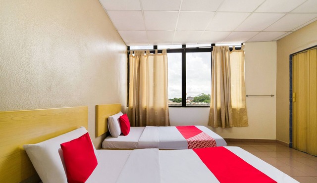 OYO 89461 CP Hotel