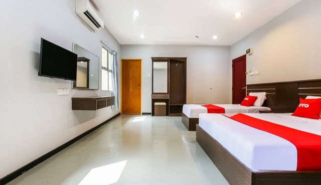 OYO 89660 Raudhah Inn Hotel