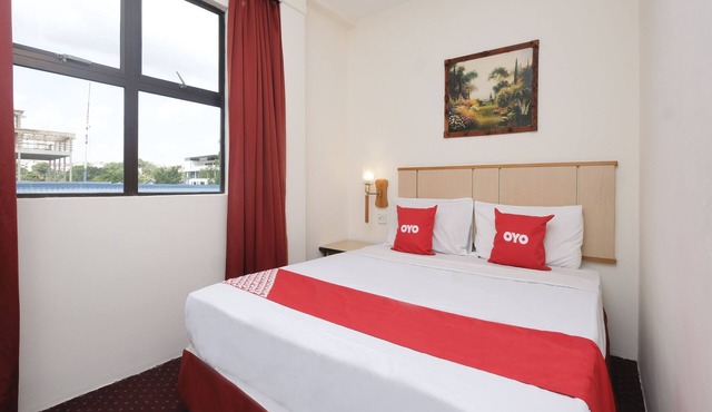 OYO 89968 Sri Sutra Hotel