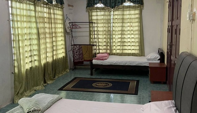OYO 91250 Roomstay Awie