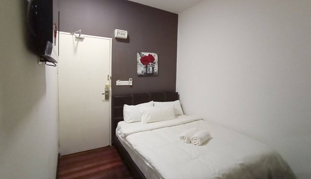 OYO HOME 90260 Natol Homestay London in Kuching