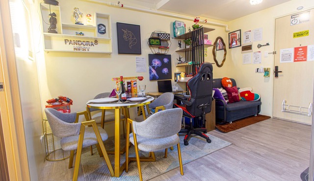 Pandora’s Nest, Walk to SM City East, Work ready, Haven for Extended Stays in Pasig