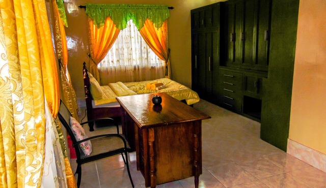 Pangulatan Beach Resort - Dormitory in Taytay
