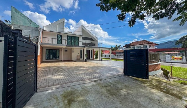 Peaceful Home 4 Bedrooms George Town in George Town