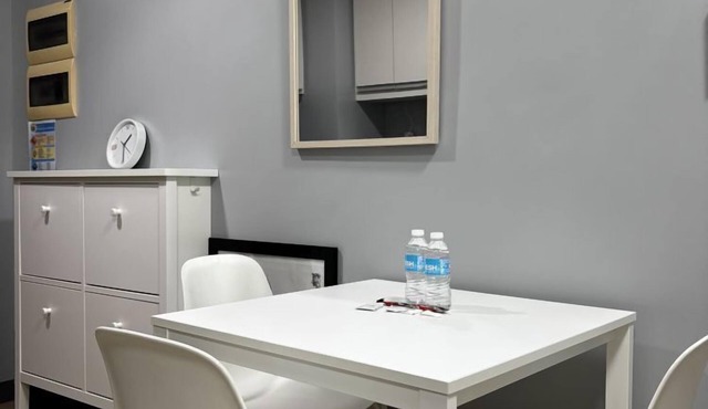 Peaceful & Modern Stay | One Madison Tower