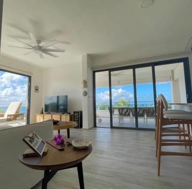 Penthouse In Tracadero Oceanfront Infinity Pool in La Laguna