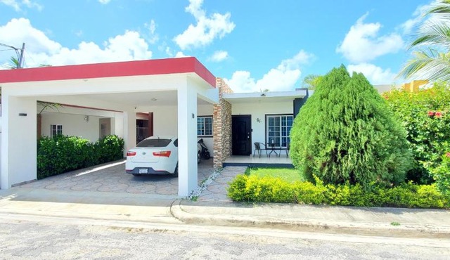 Pine Tree Entire House 2B Gated Com in Higuey