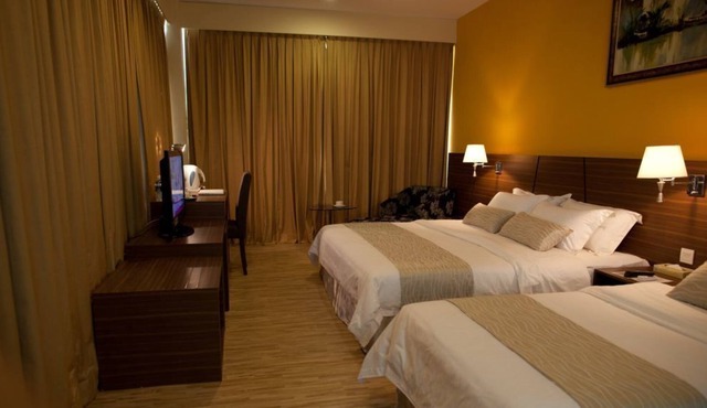 Pinetree Hotel
