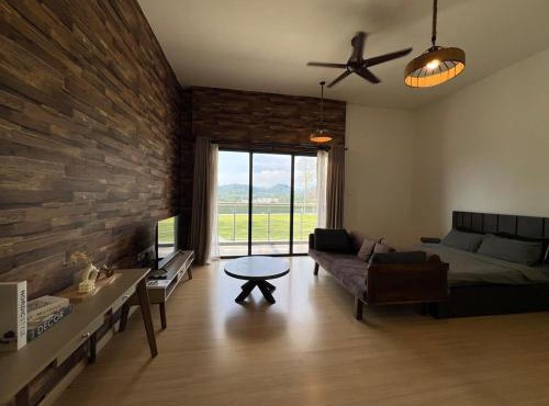 Premier Suite with Balcony Encorp Residence Alpha IVF