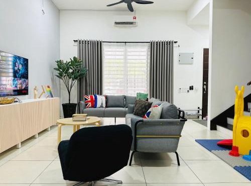 Premium doublestorey BM Alma 14pax near Autocity-Aeon-Lotus's