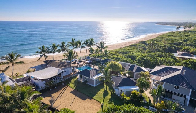 Private 14BR Beachfront Resort - Sleeps 30 - Chef - Weddings Retreats in Cabarete
