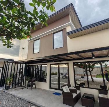 Private Villa Stay - Near Tarlac City in Tarlac