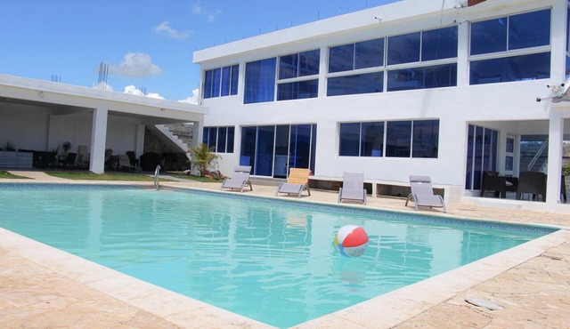 Private Villa w Pool & BBQ Up to 25 Guests in Carlos Pintos