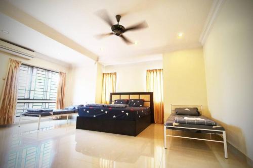 Puchong Semi D Homestay spacious 4 rooms in Puchong