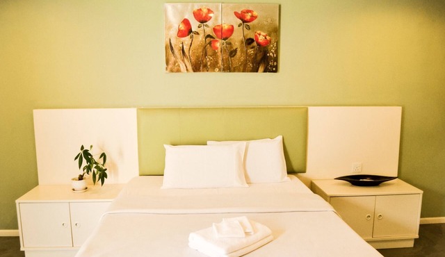 Qi Hotel and Club