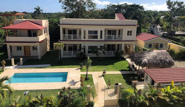 Quiet Guest-Friendly 1BD Condo in central Sosua, pool/internet/cable TV in Sosúa