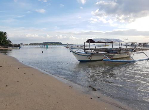 R&;S Restplace Resort in Matabungkay