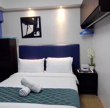 R2 condotel tower in Manila