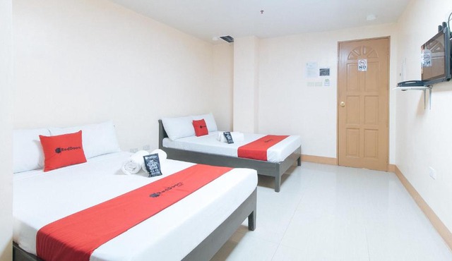 RedDoorz at Isabelita Hotel Tuguegarao City in Tuguegarao City