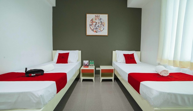 RedDoorz Plus @ Roxas Street Davao in Davao