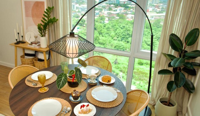 Resort- Style Corner 1BR With Sea & City View- Steps From Abreeza Mall in Davao City
