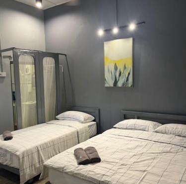 Roomah En-suite attached-bath R5 in Ipoh
