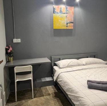 Roomah En-suite attached-bath R3