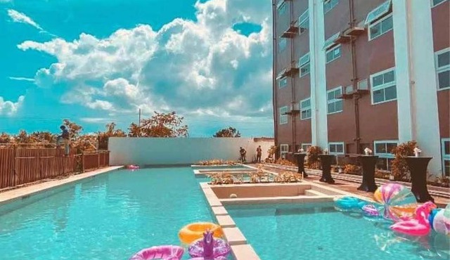 Royce Beach Pad - Tropical Studio with Pool & Wifi near Resorts in Lapu Lapu City