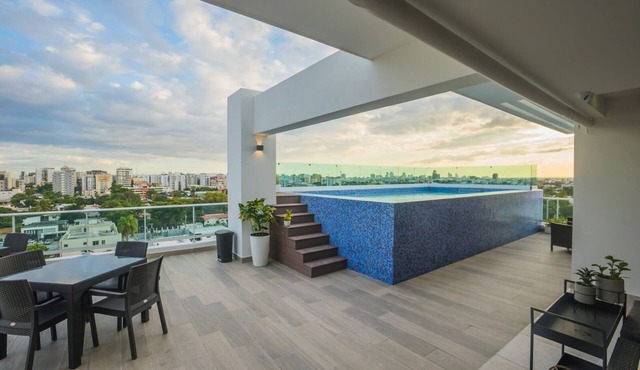 Santo Domingo Luxury Downtown Pool Apartment in Julieta Morales