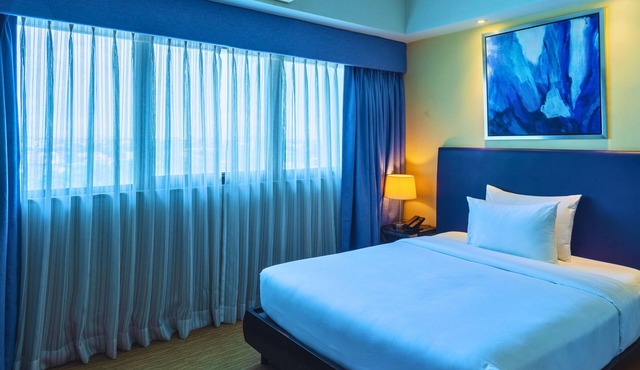 Santorini Hotel in Pasig