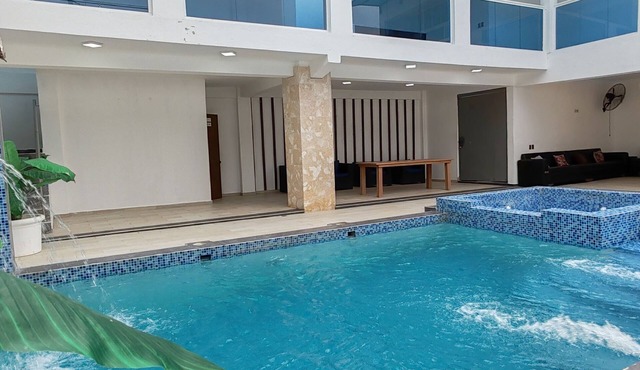 SD 13BR Luxury Villas Near Airport, Boca Chica Beach - Pools, Jacuzzi & Billar in La Caleta