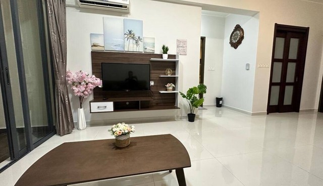 Seaside living luxury apartment at danga bay with nice beach