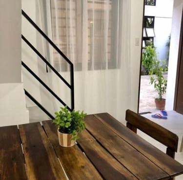 Sebastians CRIB F in Dasmarinas