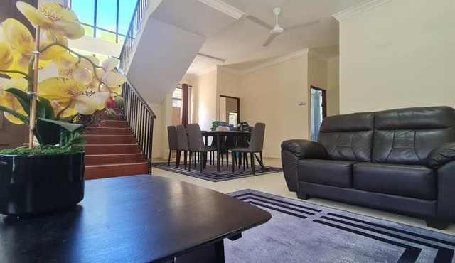 Sejati KB Homestay 4 BEDROOM in Pengkalan Cepa