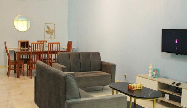 Seraya Homestay Semi-D w Private Yard - 15 mins KLIA