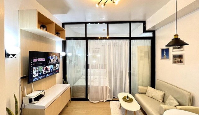 Serendipity Suite Cozy, Fast WiFi, Timog, ABS CBN in Manila