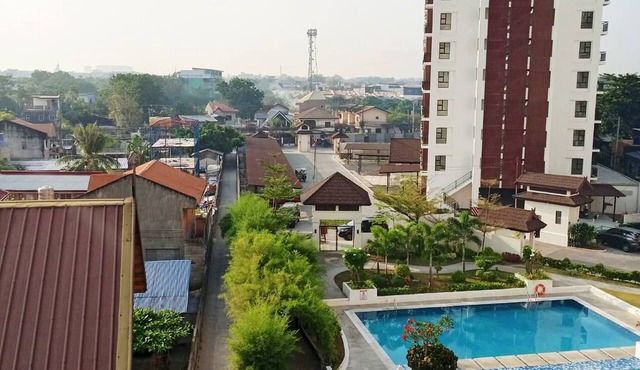 Serene 1-bedroom Apartment With Pool Access in Lapu-lapu