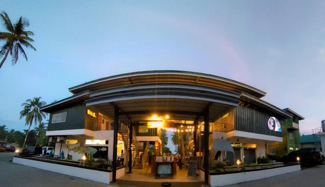 Silver Reef Dive Resort in Dauin