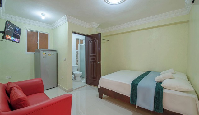 Single Room with Queen Bed Near SDQ Airport Fast Wi-Fi in Santo Domingo Este