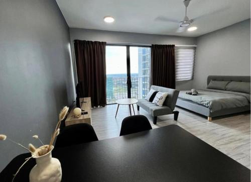 Sky Suites Trefoil By Luna Group Setia Alam