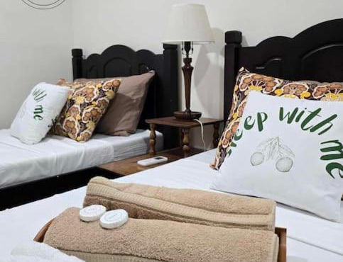 Sleep With Me Room cozy stay near Araneta Center in Manila