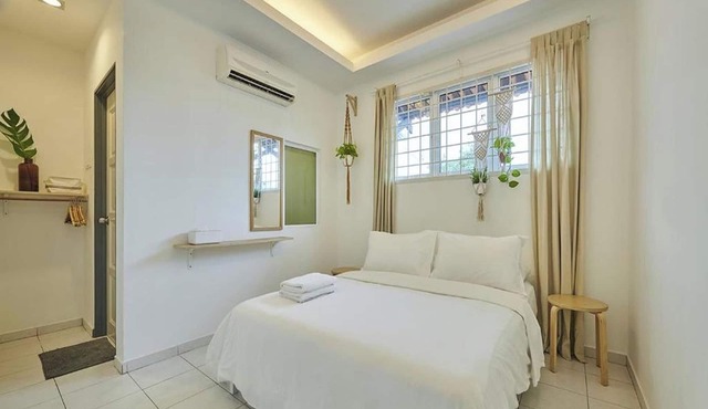 Sleepy Nomad Hostel